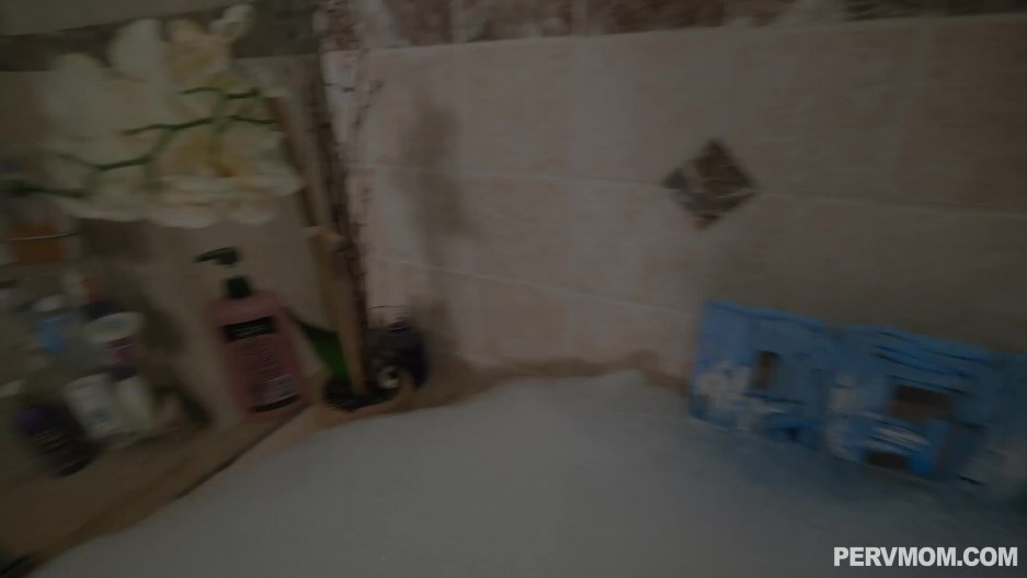 Perv Mom – Brook Page – in the Bubble Bath Bone Zone